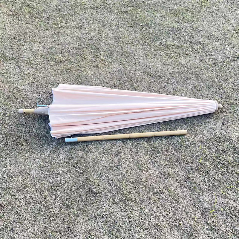 2,8M håndsveivd liggende paraply