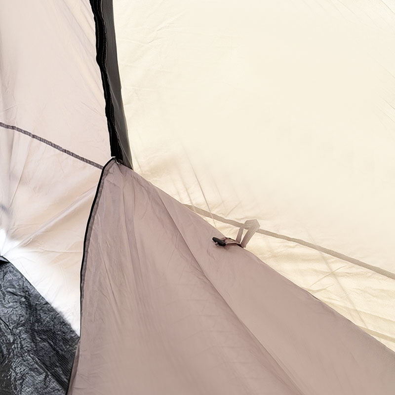 Utendørs camping tolagstelt som kobles til baksiden av et kjøretøy