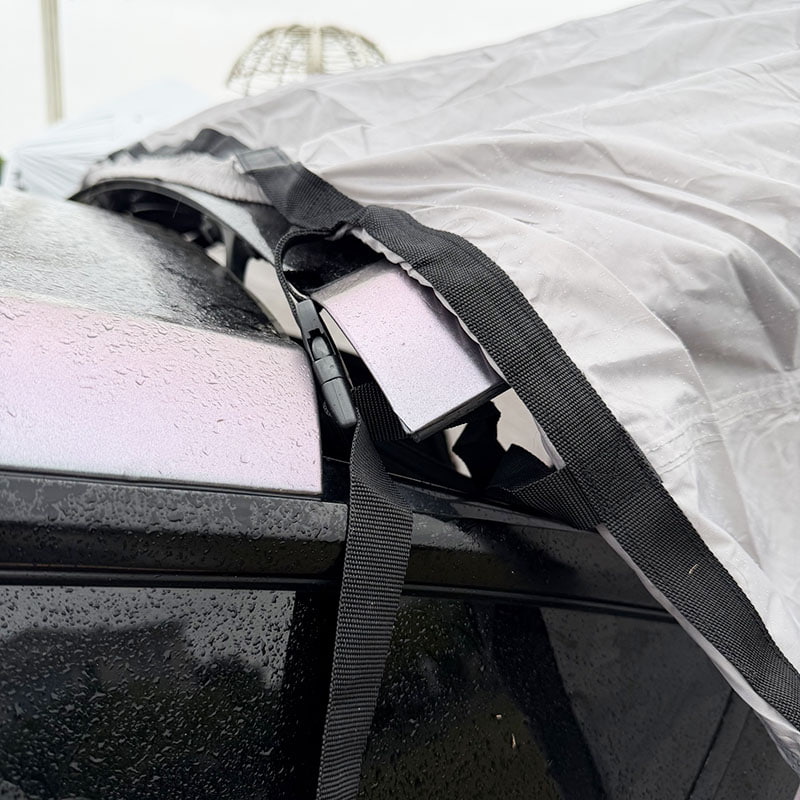 Utendørs camping tolagstelt som kobles til baksiden av et kjøretøy