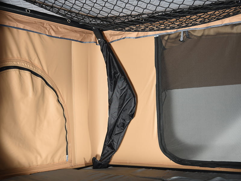 Campingtelt på taket med stige Campingtelt på taket med stige