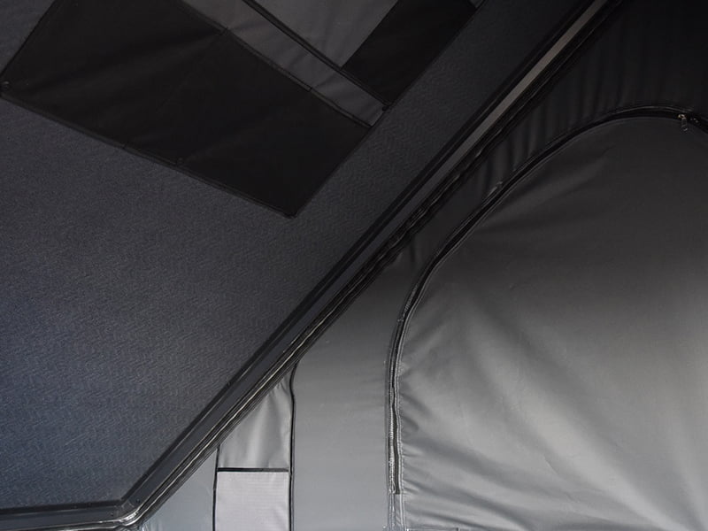 Campingtelt på taket med stige Campingtelt på taket med stige