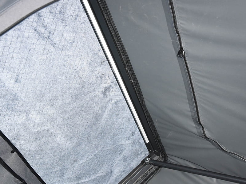 Campingtelt på taket med stige Campingtelt på taket med stige