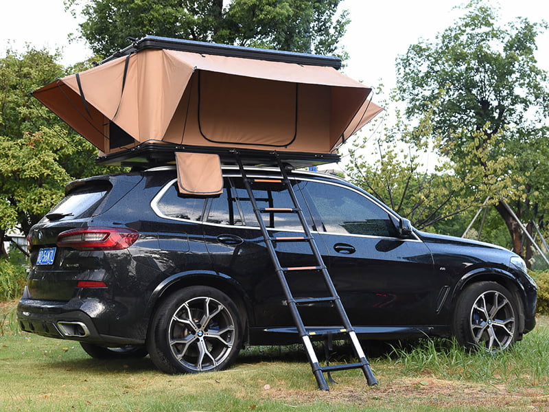 Campingtelt på taket med stige Campingtelt på taket med stige