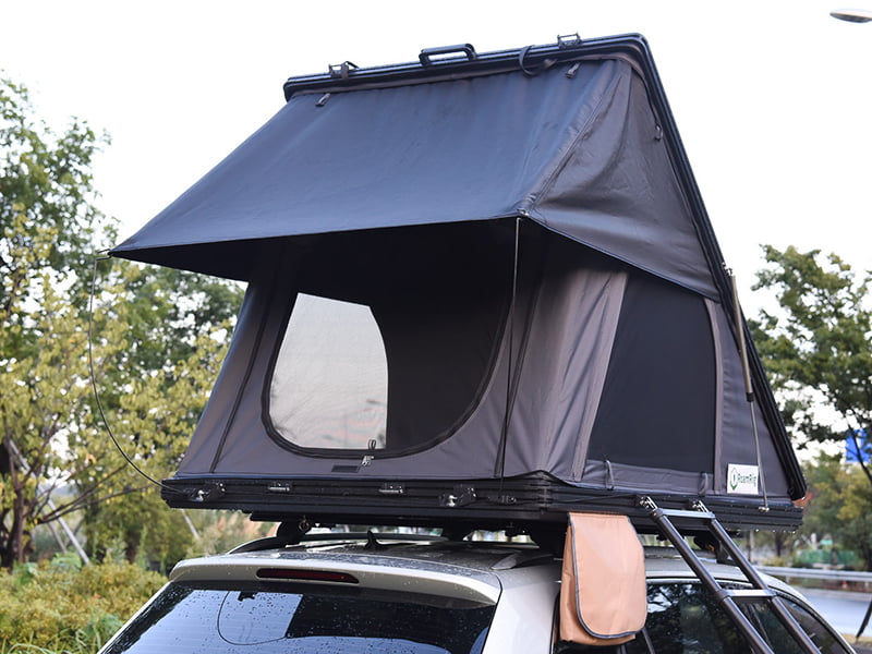 Campingtelt på taket med stige Campingtelt på taket med stige
