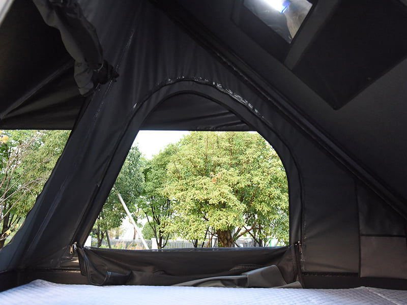 Campingtelt på taket med stige Campingtelt på taket med stige